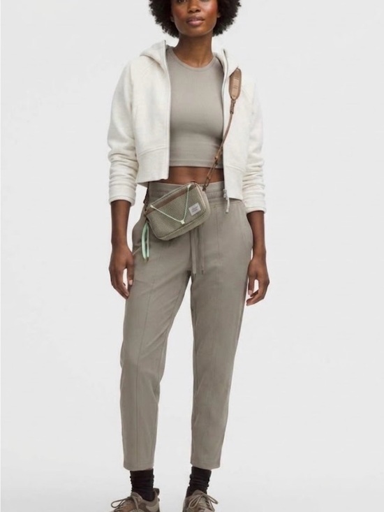 lululemon athletica Pants - Lululemon Dance Studio Mid Rise Cropped Pants Size 8